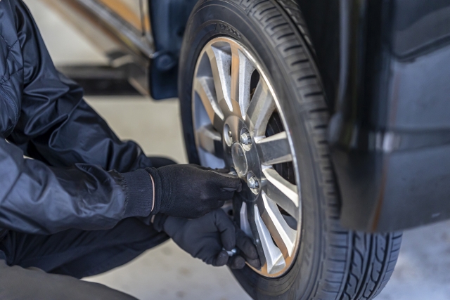 スタッドレスタイヤの交換時期の目安