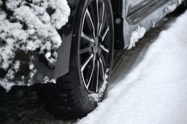 オールシーズンタイヤで雪道を走行できるか？ 