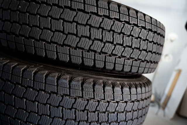 スタッドレスタイヤの正しい保管方法！適した置き場所や注意点を解説