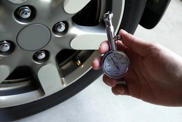 タイヤのサイドウォールの傷を防ぐ方法