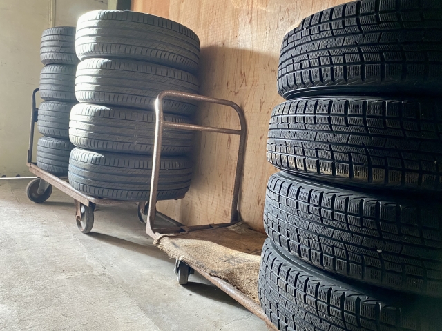 【場所別】タイヤの正しい保管方法は？あると便利なグッズも紹介