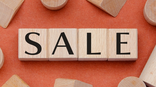 夏タイヤが安くなる時期は？最適な購入タイミングと安く買うコツを解説